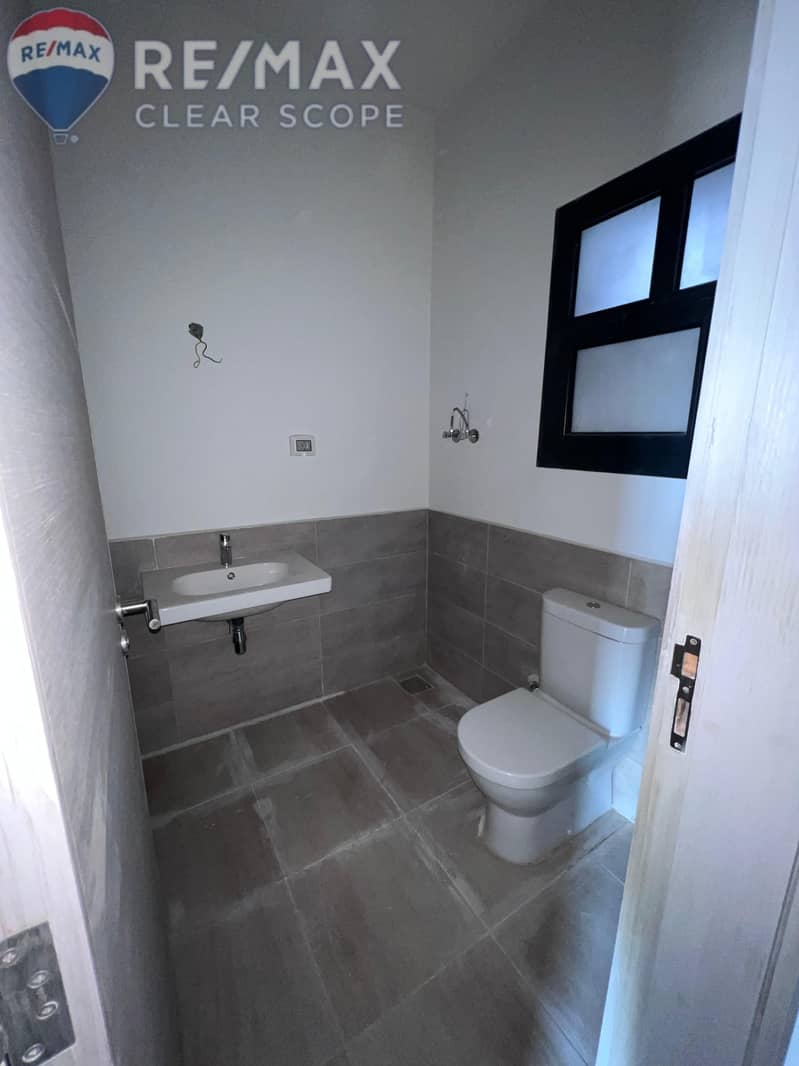 8 876b8f57-82cb-4a6f-8ca2-53ceeb7c4bdd. jpg