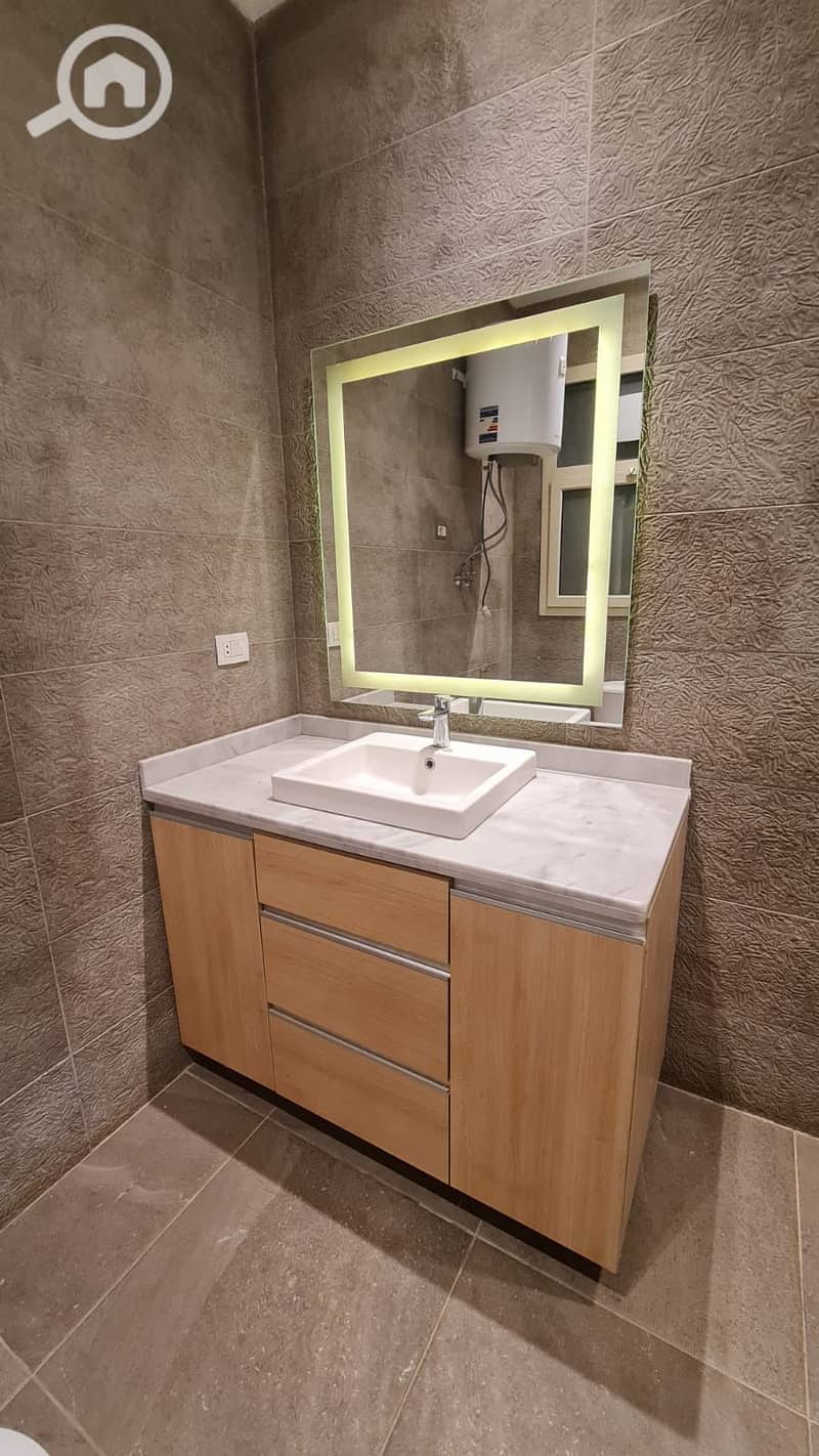 6 7ed3e5f6-566b-414b-a943-cd401568fec7. jpg