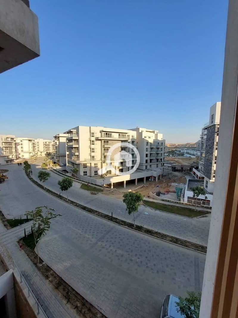 4 d640e2ac-5495-4836-8976-2b7b2ca56d38. jpg