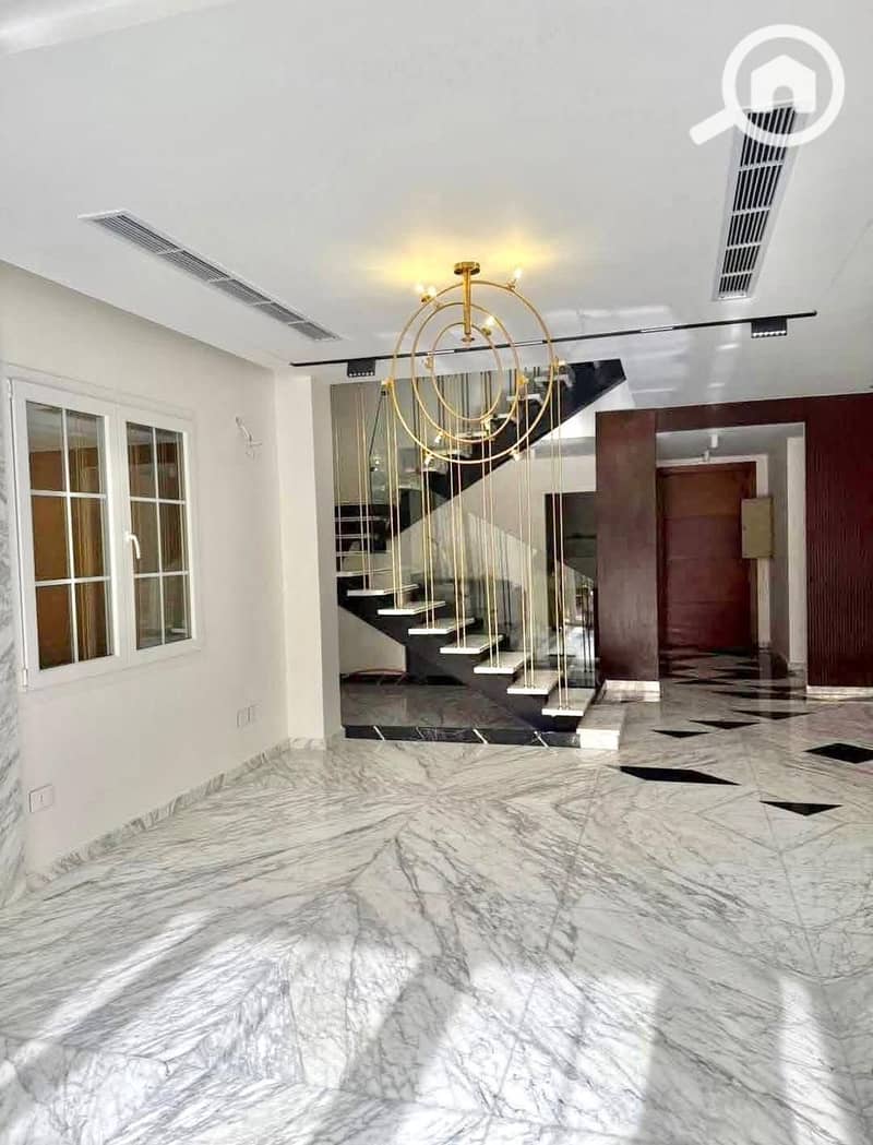 2 a481bb8b-059b-49f7-b524-7937f644ecf2. jpeg