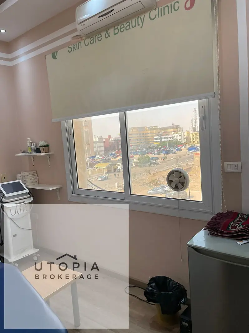 Clinic in medical park 1 new cairo 53 m fully furnished with ACs 2nd floor ready , beside seven stars mall – další