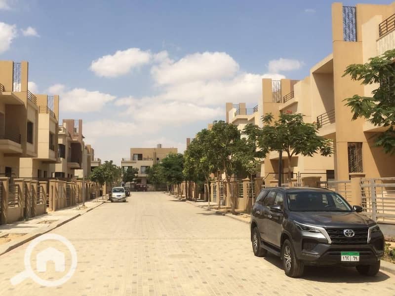 2 70eb281f-cd66-4b7f-88c5-e52555c78190. jpg