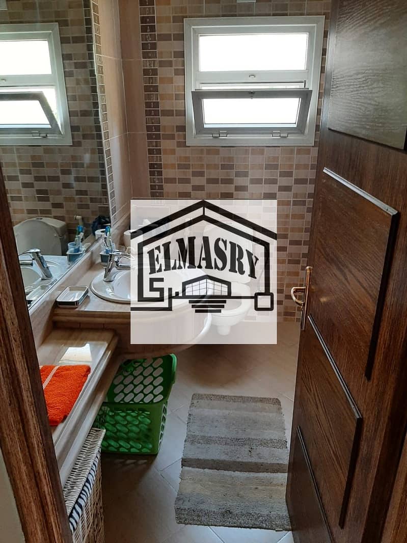 10 12f8876c-1747-4fc4-a281-0e8b9f4a523e. jpg