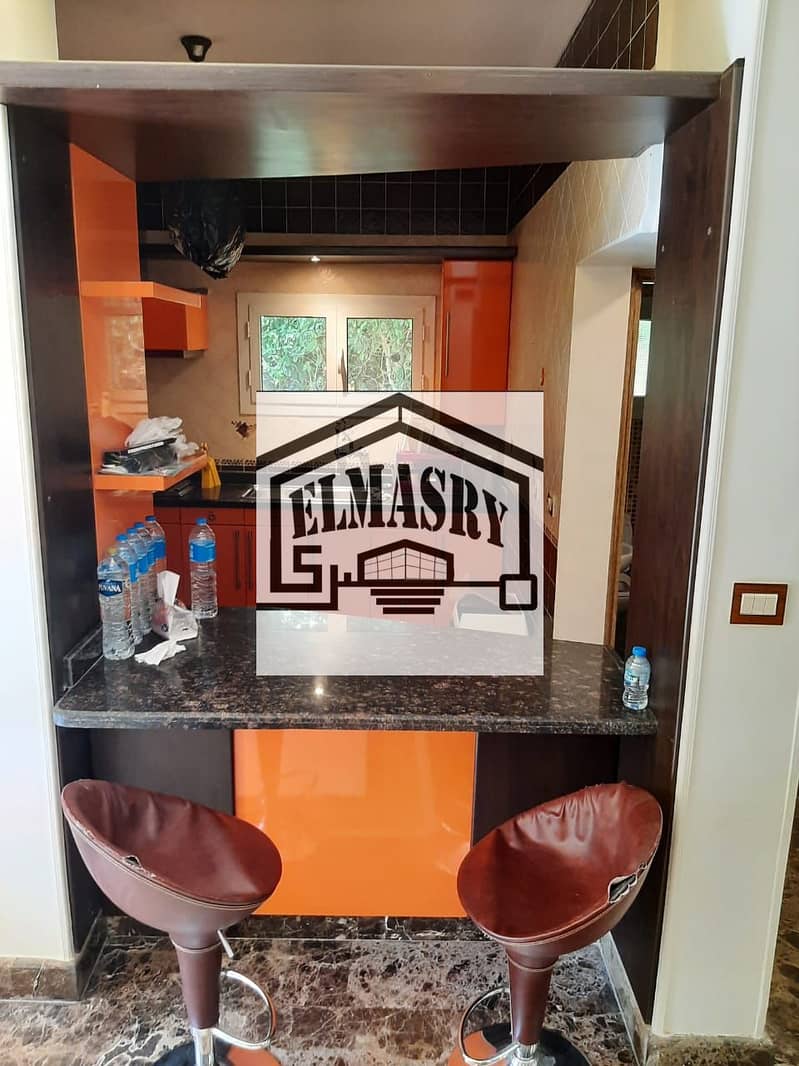 32 e011c756-0c78-44db-8d95-cca6fc9b8a35. jpg