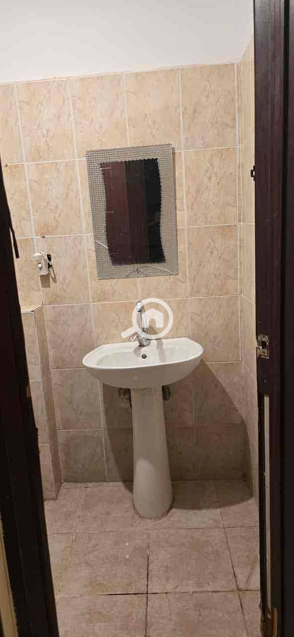 12 d0a80c16-dd39-4fa7-b3f6-ecd7494da12c. jpg