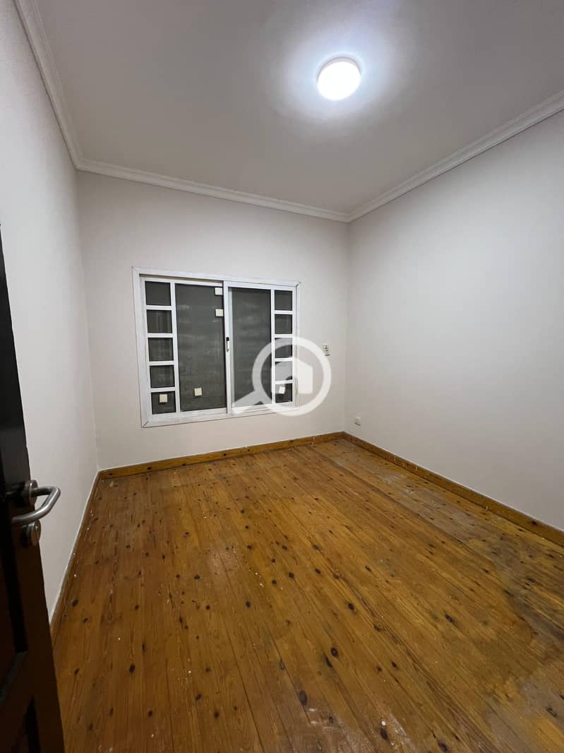 4 181c7535-e389-4ce5-8d74-0fe220fe3c92. jpg