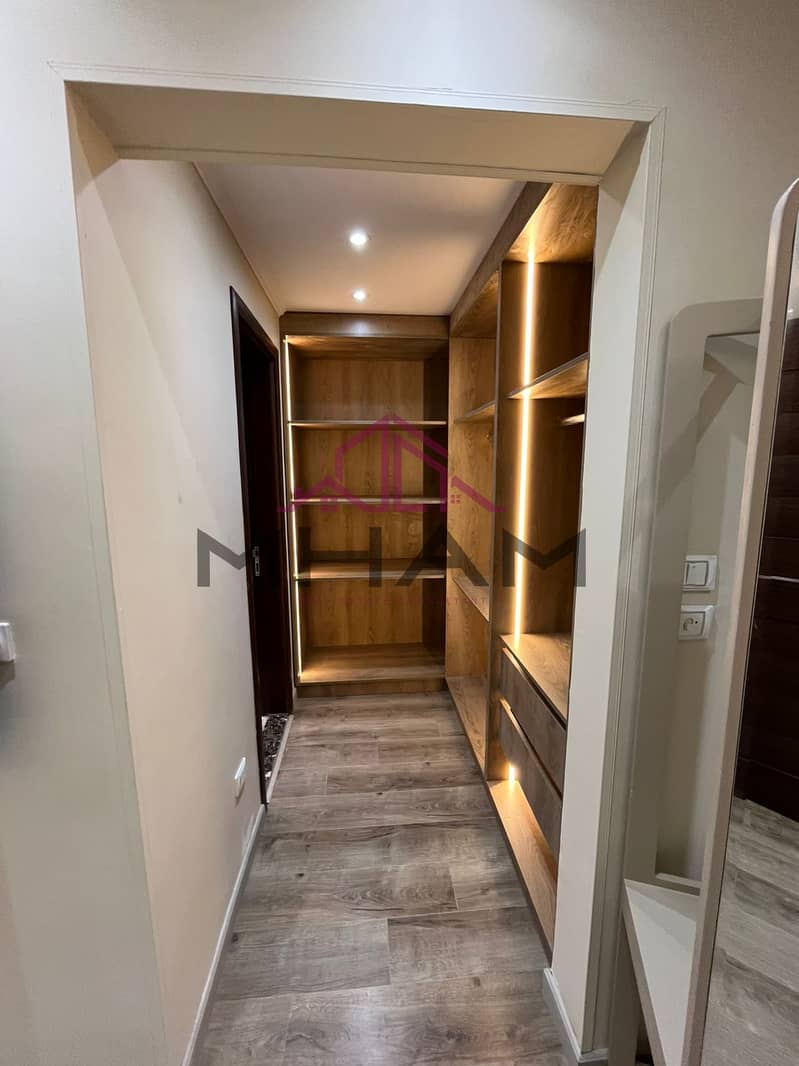 10 6842faf6-8226-4091-bf1e-70d16093fad1. jpg