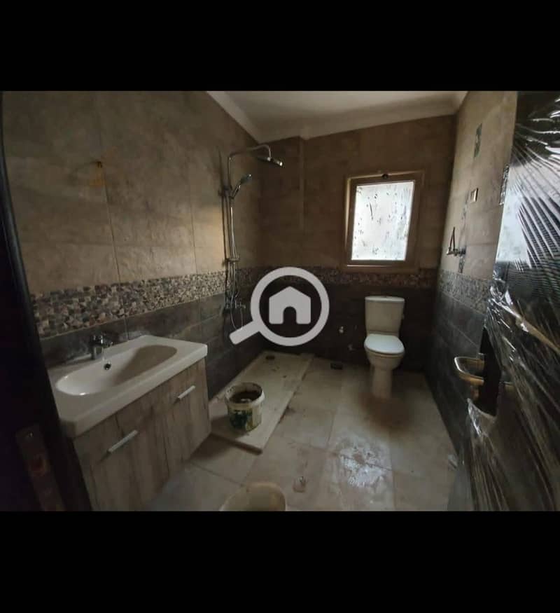 12 b93ece87-4097-4b67-891b-0c751007f432. jpg