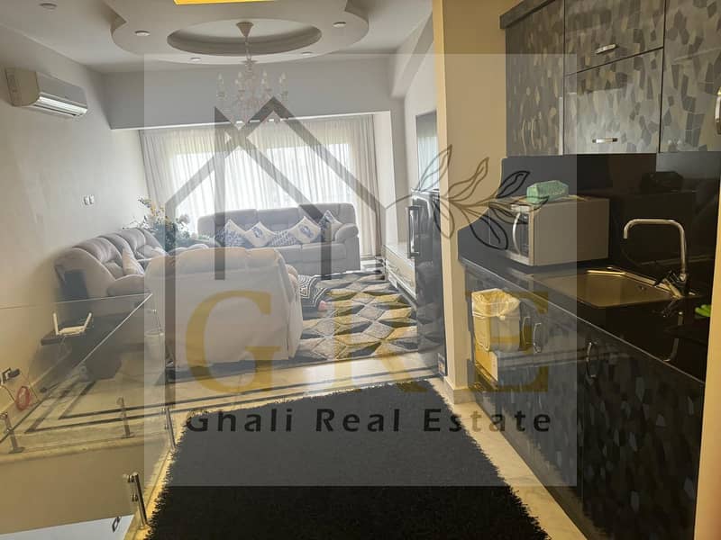 10 c3f59964-84de-4a49-a5b9-b18b2414c664. jpg