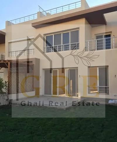 4 Bedroom Townhouse for Sale in 6th of October, Giza - a3f94c81-20de-48aa-85fd-3852197d8b76. jpg