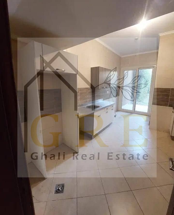 6 8644e59f-1c25-4b52-9af9-8583684b8a53. jpg