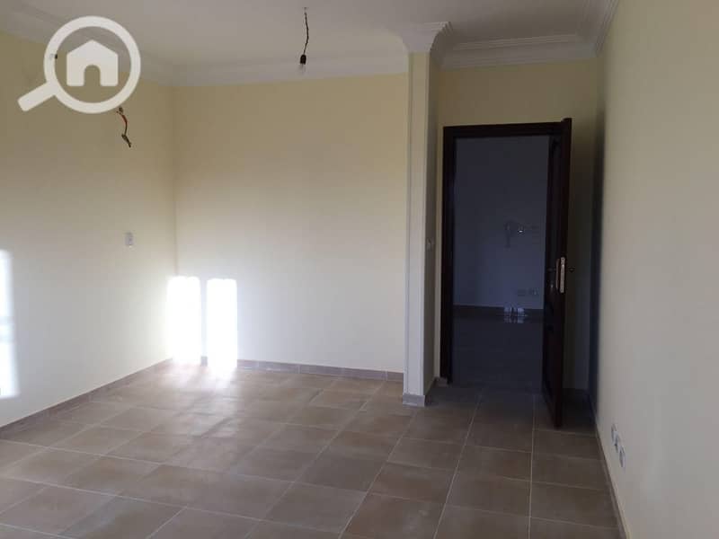 6 0e0545cb-9e55-4fb3-a065-4a81263abd1a. jpg