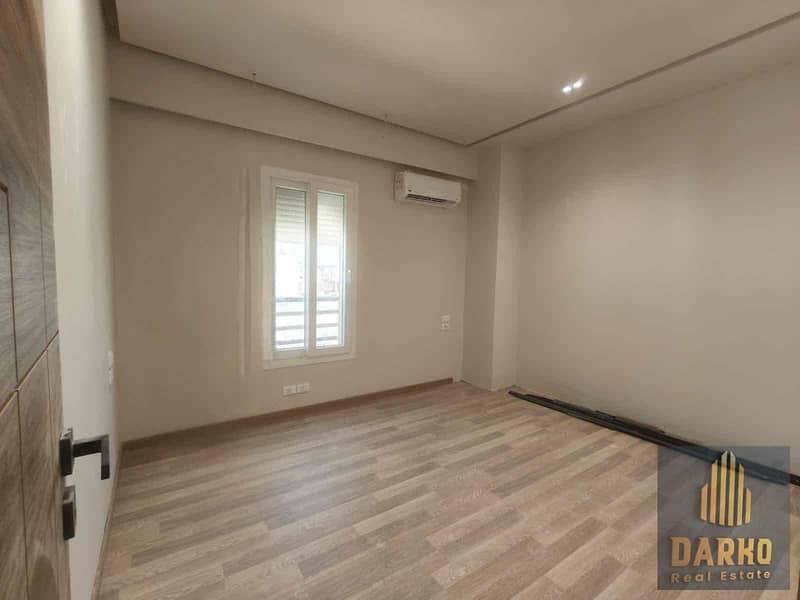 2 745a9aa8-9fb6-4ff6-875e-f1ad86a0b14d. jpg