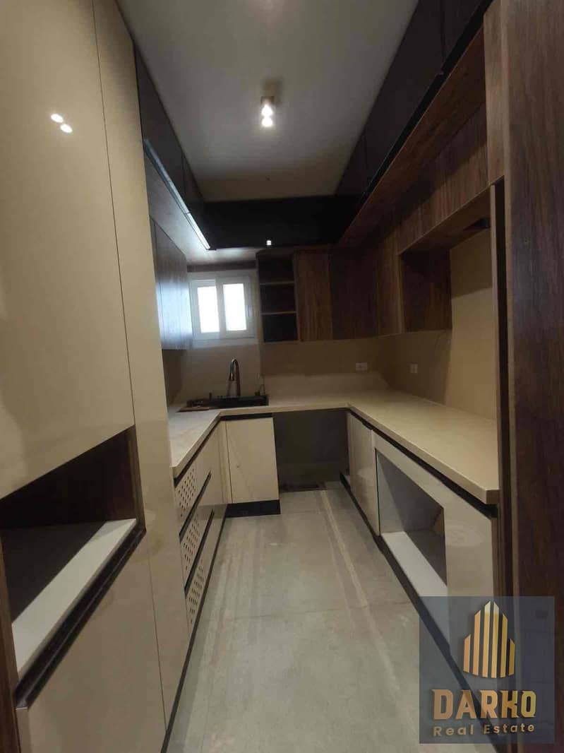 3 034ee2ec-5d59-4d32-b198-5b129fc39d66. jpg