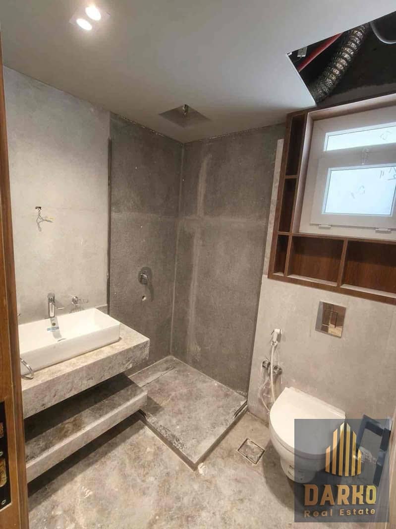 8 f54e7edc-bf89-4692-b2de-29c7bee5410b. jpg