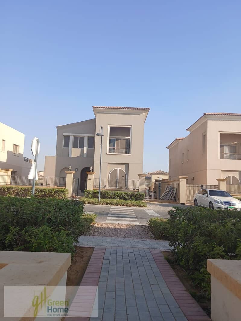 2 5ceb85ea-9bb1-4583-9df0-1b2d29c5c2b8. jpg