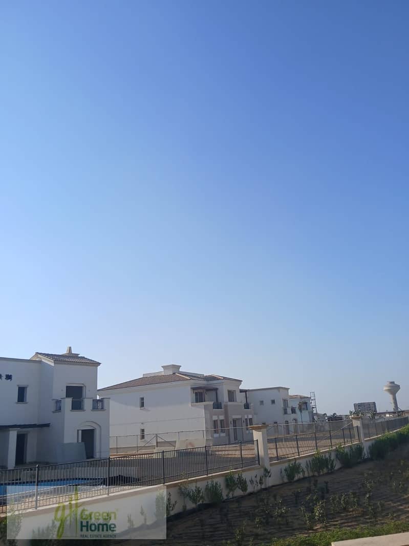 15 41b6f320-0ee1-472f-a12b-1c5980b54ca2. jpg