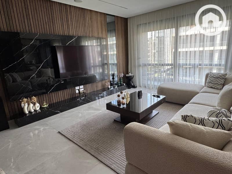 10 d6e2fd39-4258-4fdf-8128-111bd531fd6c. jpg