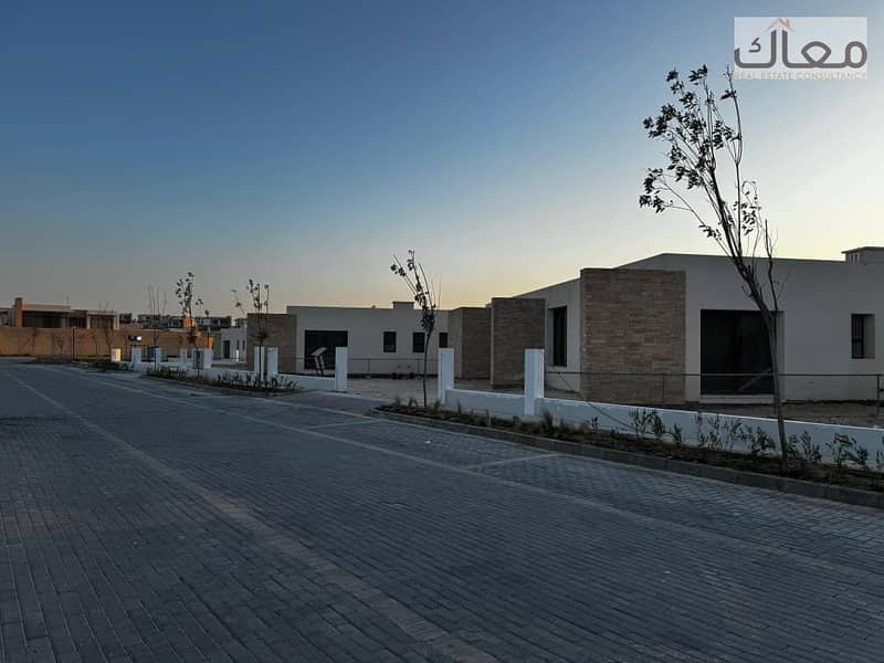 2 3c6b12bc-98bf-4d82-b5bd-fdd4b820a354. jpg