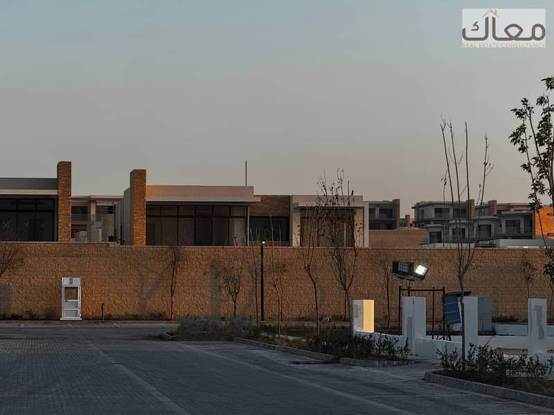 8 d30b0f4e-729f-4716-b0e8-abebd5fd8bd3. jpg