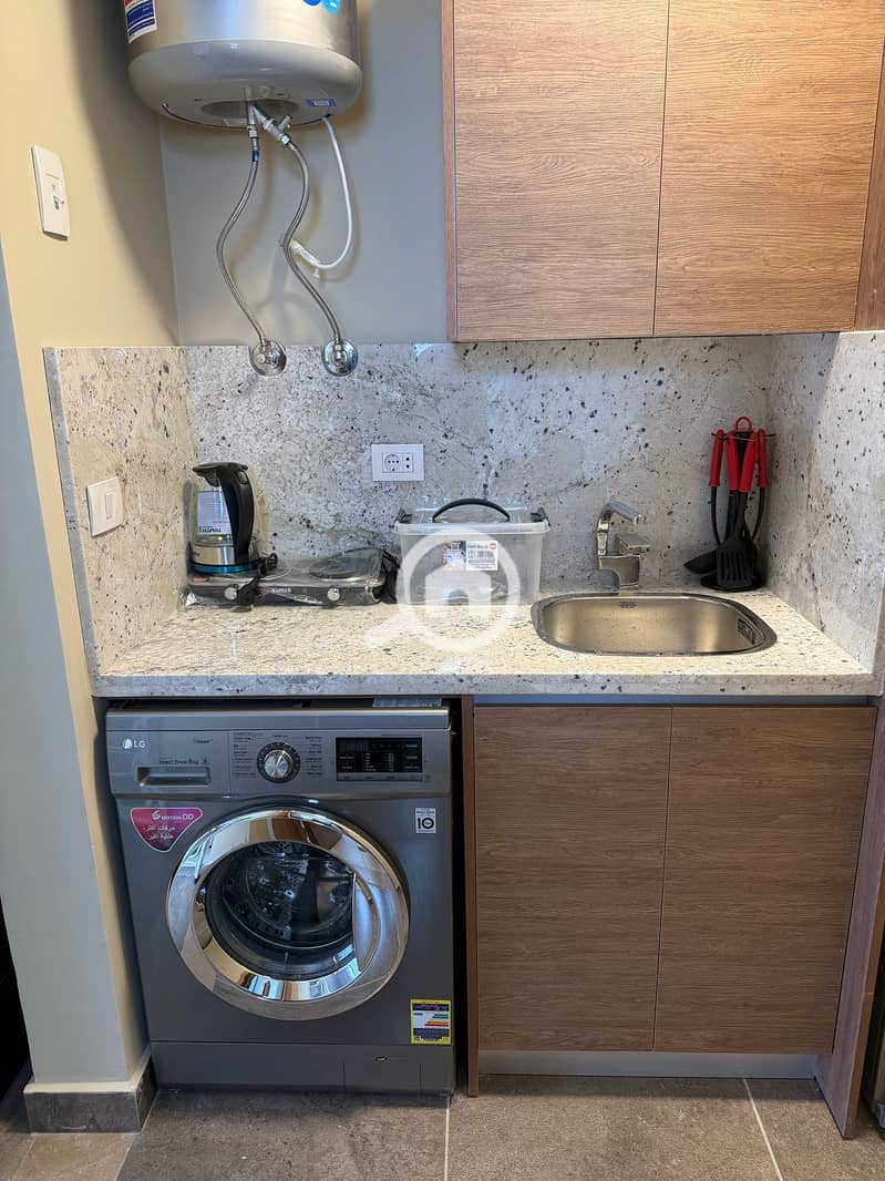 8 e879b240-f1d1-4be0-b6d8-f84df1de6595. jpeg