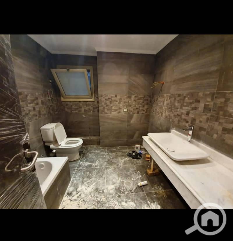 15 e018a027-1912-4fc4-aaed-13397f4f1020. jpg