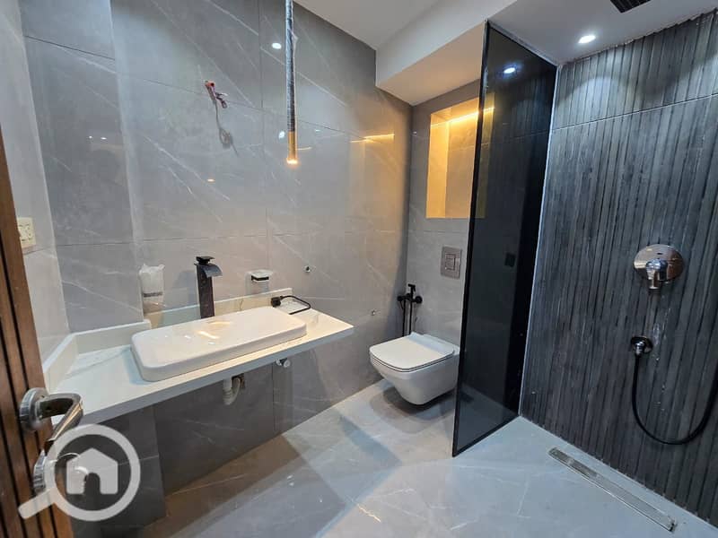 28 WhatsApp Image 2025-11-28 at 19.38. 16. jpeg