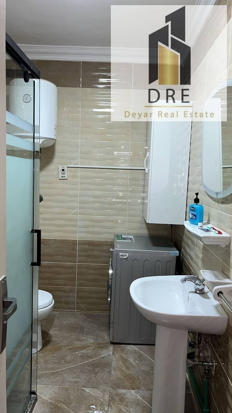 12 5d2deda8-8a1a-4e56-8416-eeba73a4adac. jpg