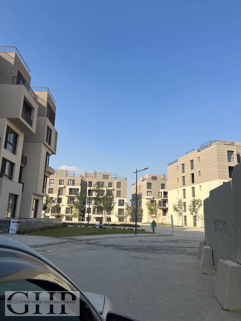 12 e1ed2adf-5fac-4629-9b37-bc547e7959ec. jpg