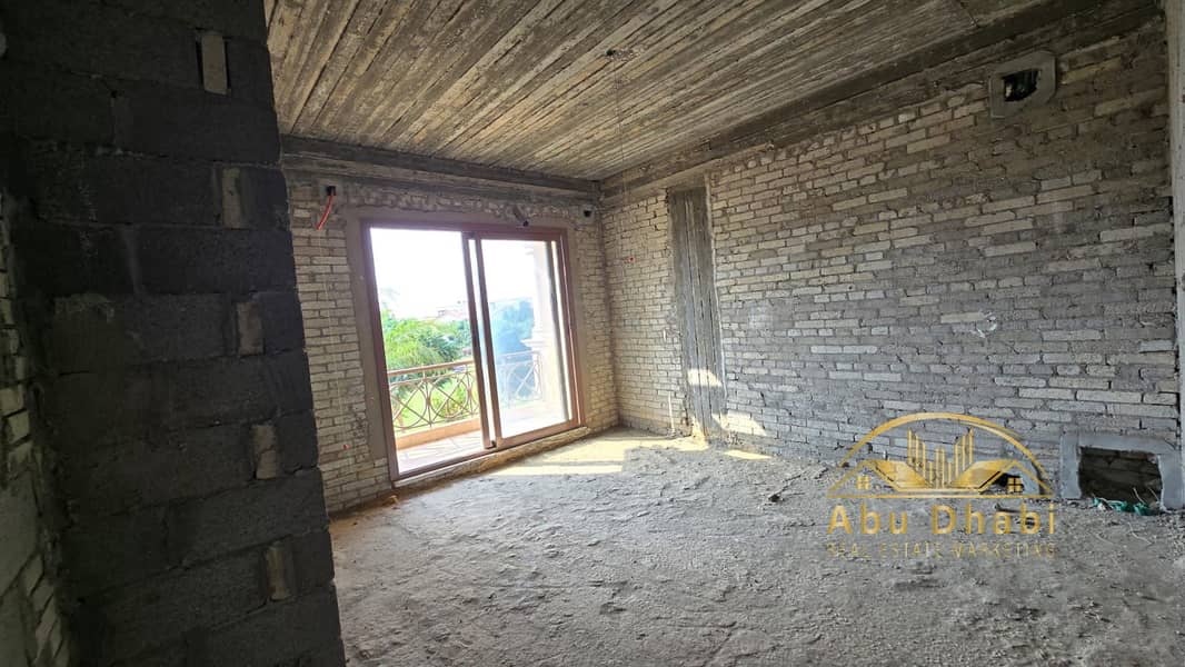 4 c6fcd292-d45f-4561-9e8d-f608cecfa40b. jpg