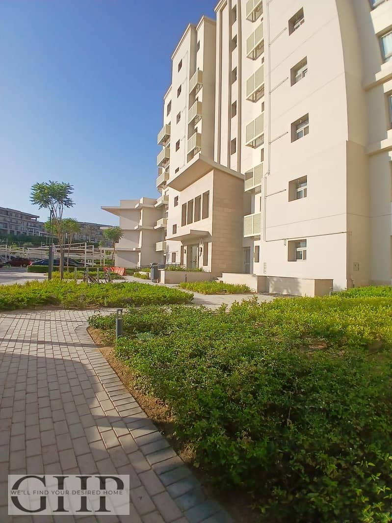 2 a48b4bc0-872d-4045-bbf3-4a3f2b4bb680. jpg