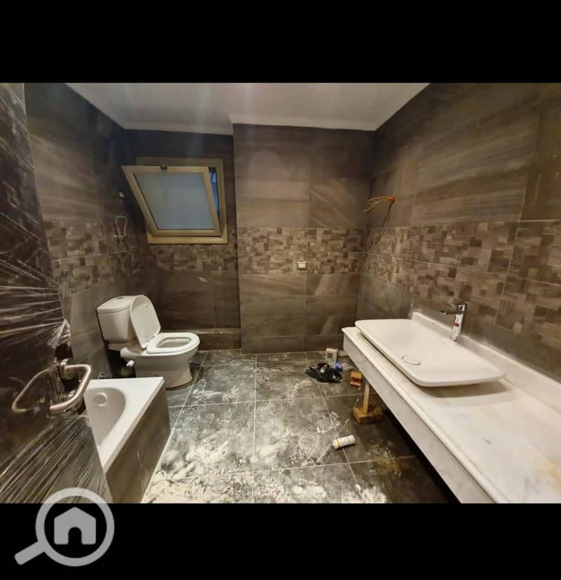 15 e018a027-1912-4fc4-aaed-13397f4f1020. jpg