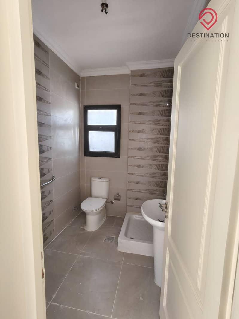 5 405384d7-31ee-4700-9db4-519a689b3e07. jpg