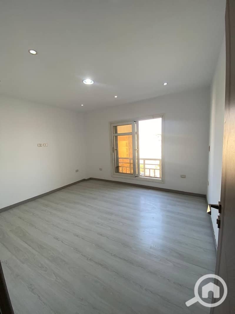 2 8c3534e9-435e-406a-9515-eea76cc786e7. jpg