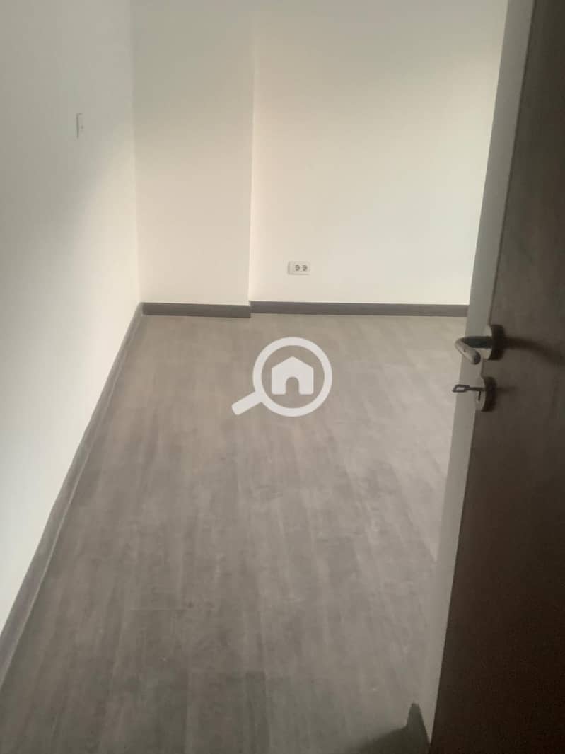 10 f6207a6f-f06c-4681-8fd2-1fd3def2fc25. jpg