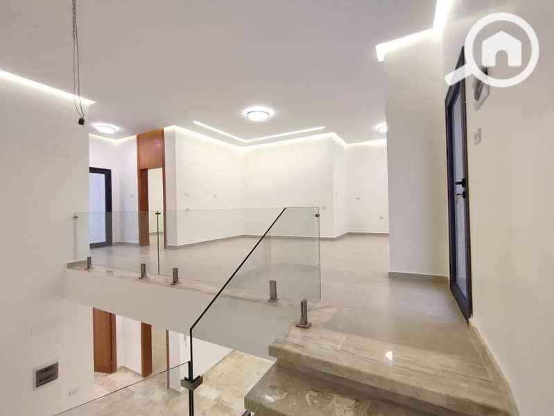 3 33848063-a86b-42f2-b7d5-623b495c2ff2. jpeg