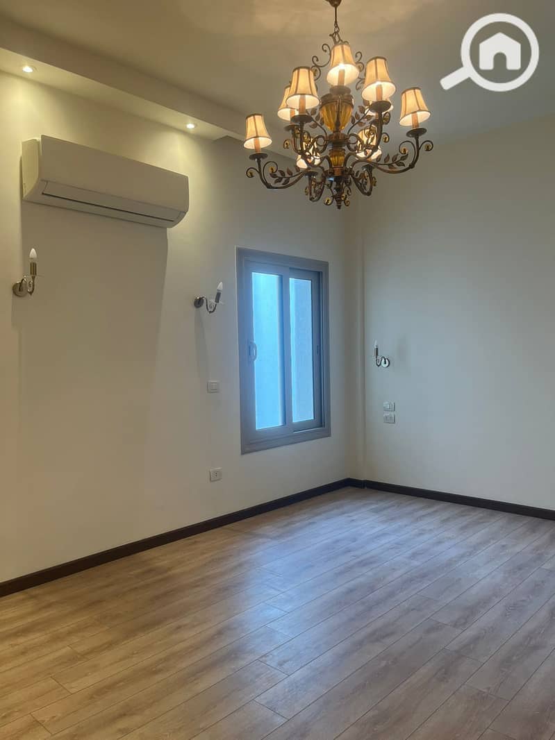 8 6dc46f40-17cd-4f1b-a7c6-6c1293d314fe. jpg