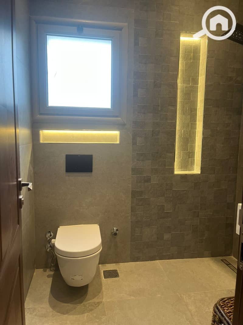 10 9a0d57f8-059a-46bc-82e3-e56fe2e5ed00. jpg