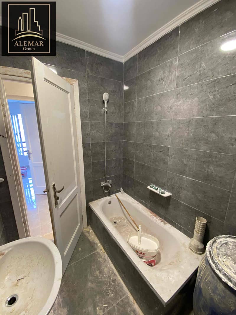 12 314698b5-236c-4c1a-a32c-fc8b1e213df3. jpg