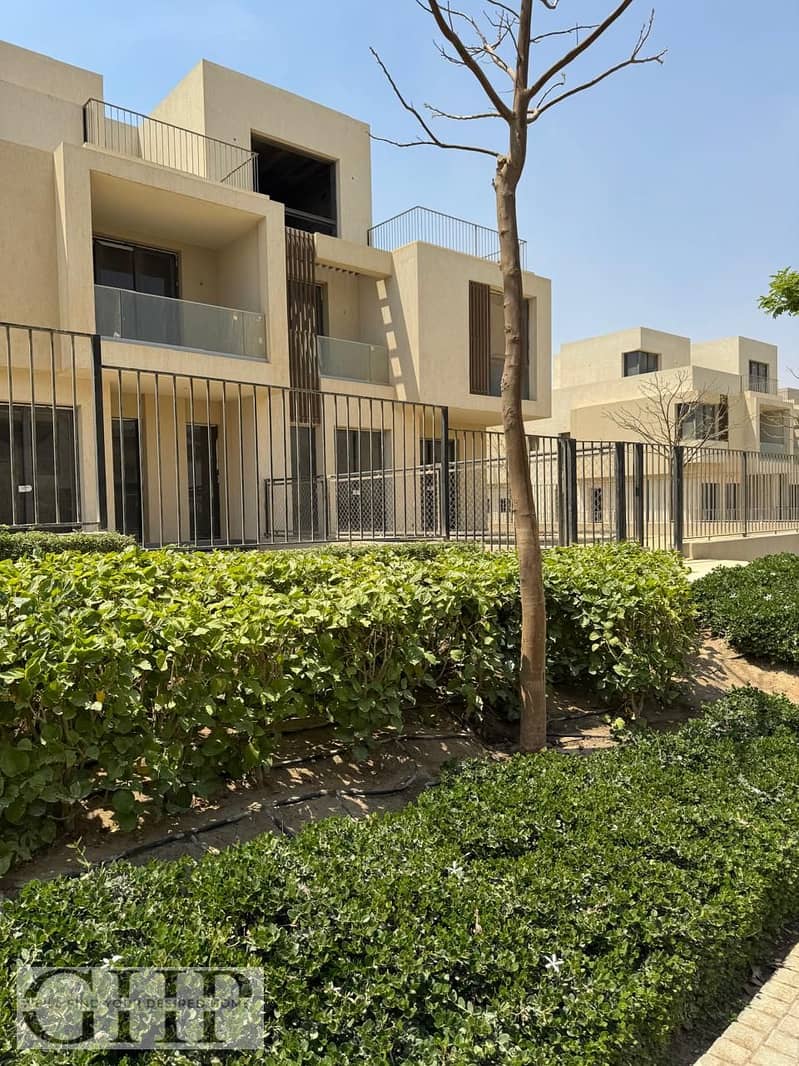 2 ca6ce6a3-d633-4c86-b689-ef9cadb4ea0a. jpg