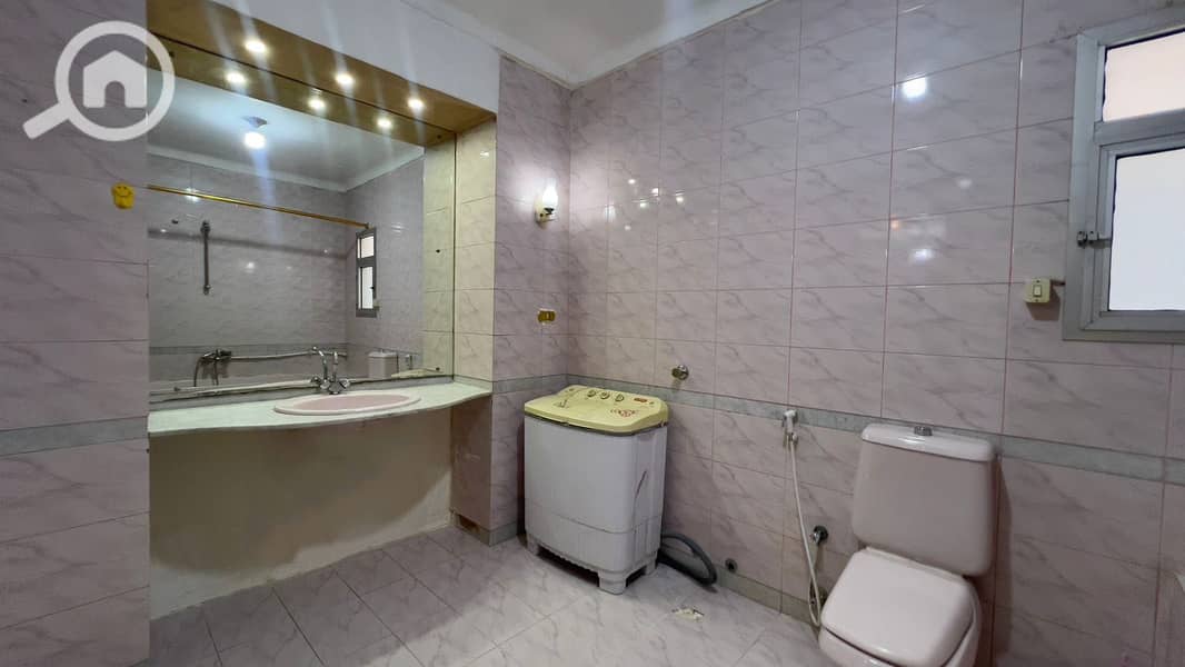 9 b5b56f9a-5691-4e01-bd5b-377f7e5d8cdb. jpg