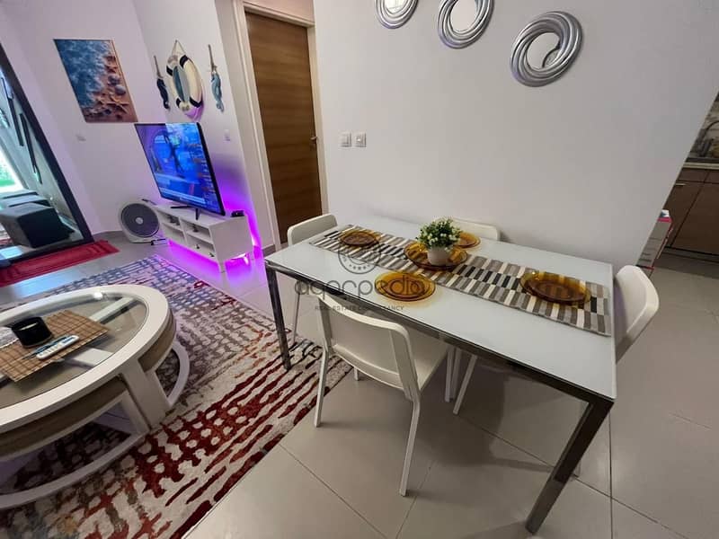 12 ca93cb77-3080-4aa2-8041-fb6a9565140b. jpg