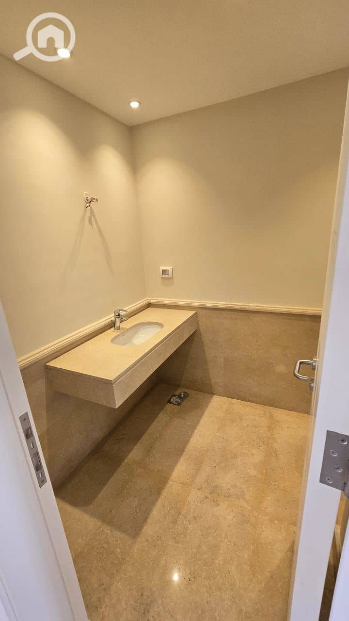 2 WhatsApp Image 2025-05-04 at 11.52. 25 AM. jpeg