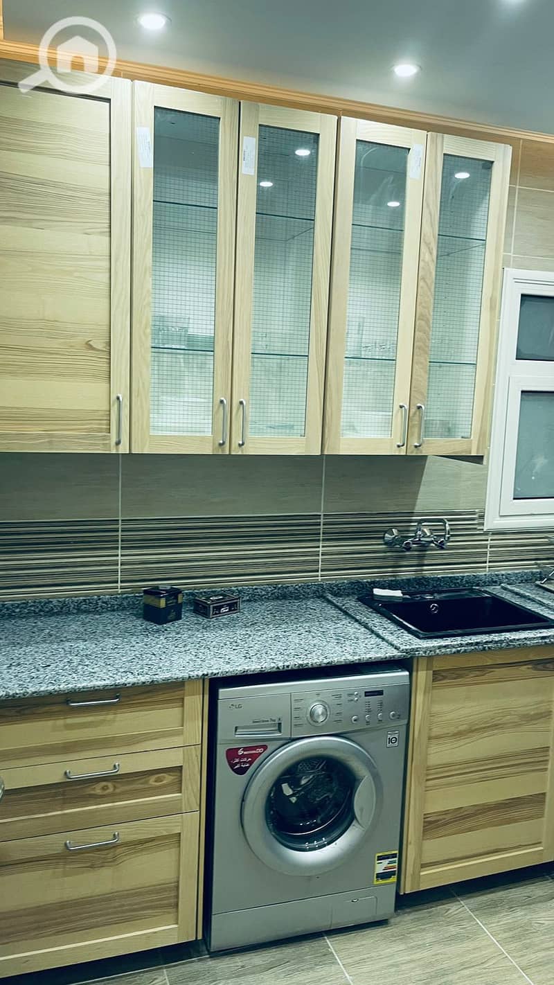 9 714cf9ed-2101-44e6-8e31-9dce86c43d99. jpeg