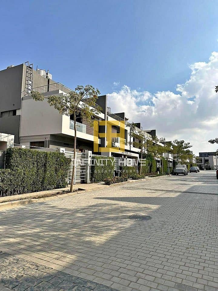 8 614778292_1595123798349026_3605269463108712018_n. jpg