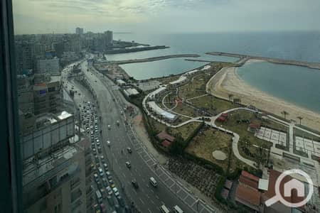 شقة 5 غرف نوم للايجار في سان ستيفانو، الإسكندرية - 01. jpg