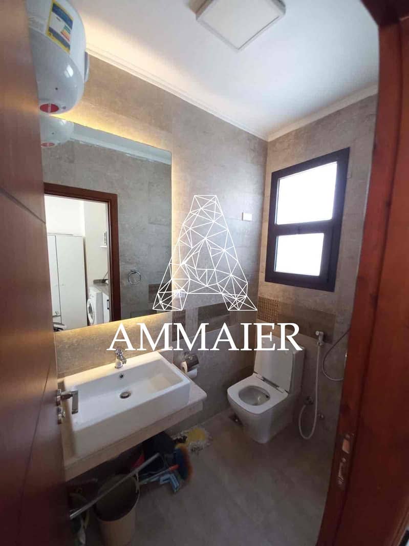 8 bcd44bc7-877c-491f-9b0a-6a11fec938bd. jpg