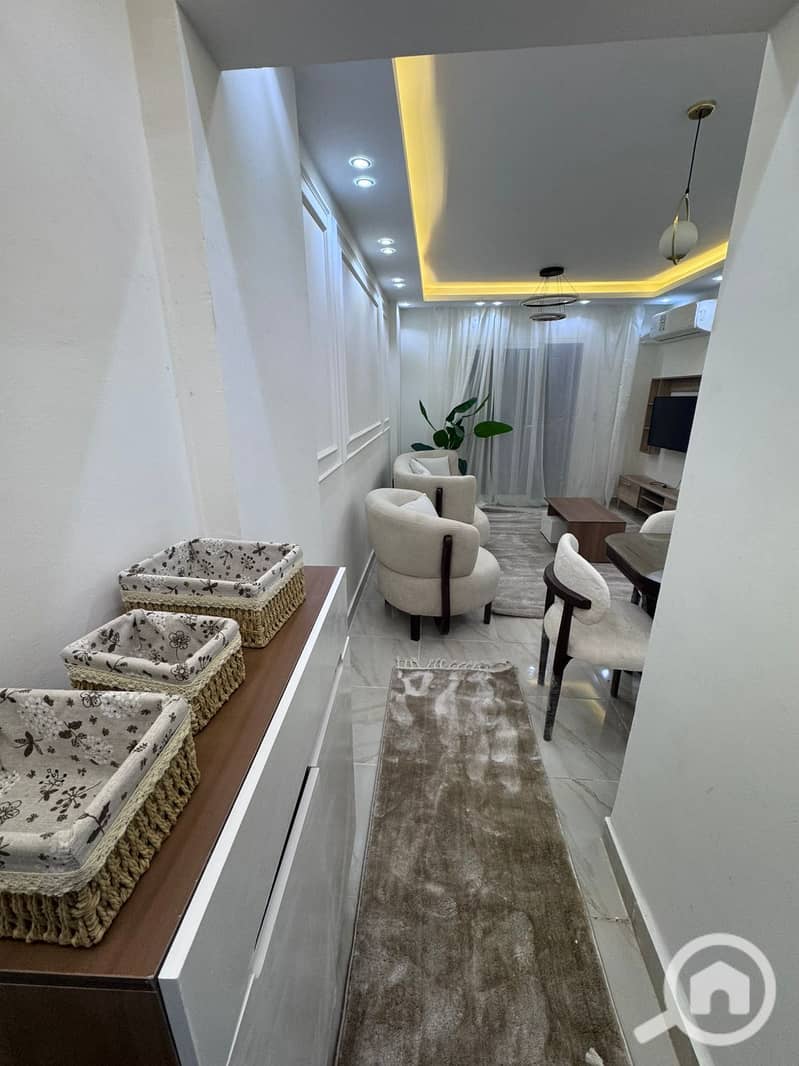 4 2ec484a7-f3ff-409f-a7f6-b4fdf6ad9a01. jpg