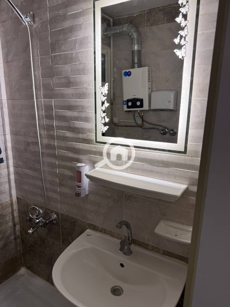 9 5c620b27-882f-4814-8e27-dc7f8e5684cd. jpg