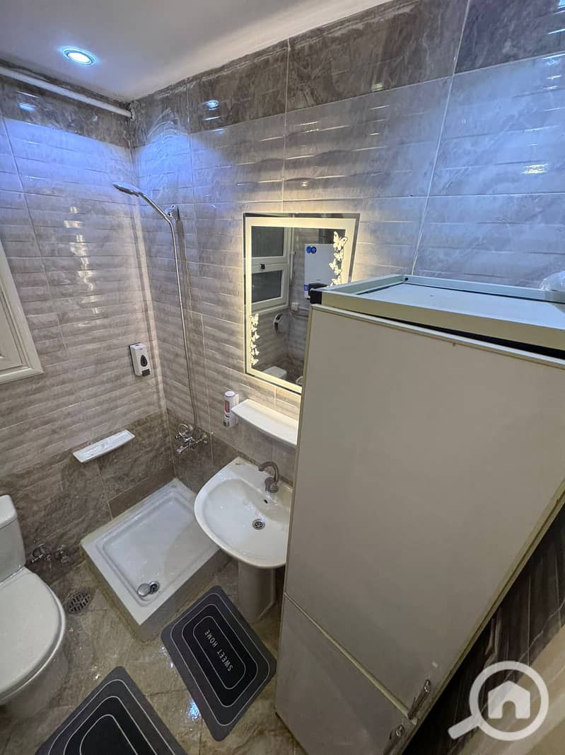 21 b8c8450e-dac3-4fe4-8c46-ec5d9a90e062. jpg